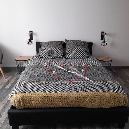 Nuit Romantique Saint-Christophe-en-Brionnais 外观 照片