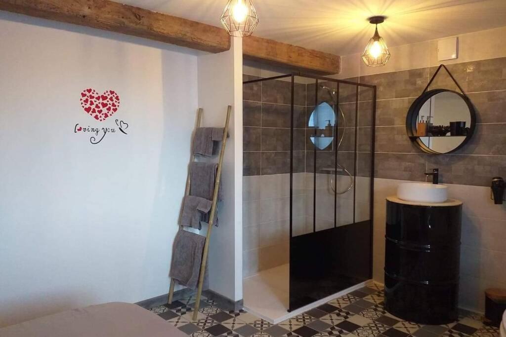 Nuit Romantique Saint-Christophe-en-Brionnais 外观 照片